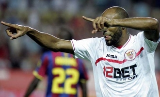 Camiseta de Kanoute del Sevilla Temporada 2010/2011