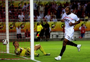 Camiseta de Kanoute del Sevilla Temporada 2010/2011